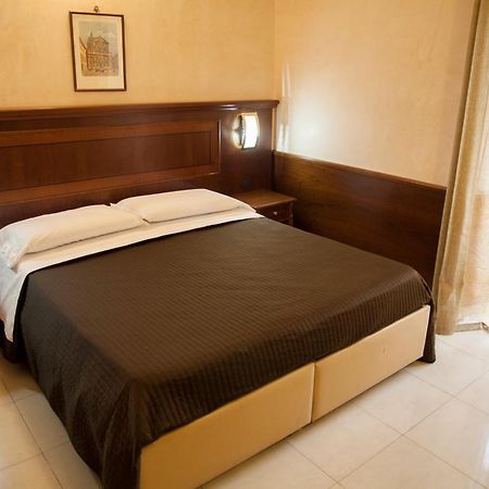 Hotel Robinson Roma Ngoại thất bức ảnh