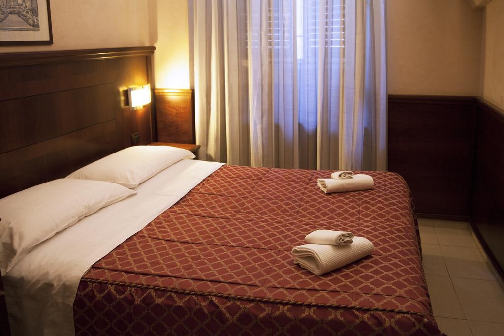 Hotel Robinson Roma Ngoại thất bức ảnh